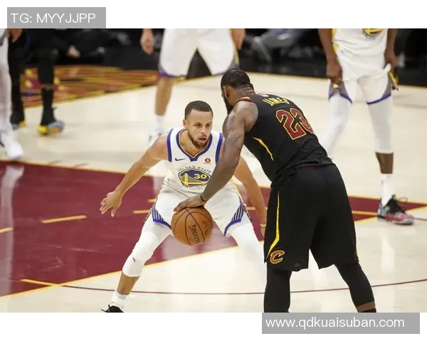 季后赛精彩对决勇士与骑士的巅峰对抗视频回顾与分析